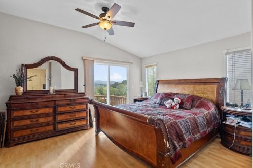 30508 Park Vista Dr, Santa Clarita CA  91384-3795 exterior