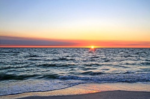 13105 Vanderbilt Dr, Naples FL  34110-6404 exterior