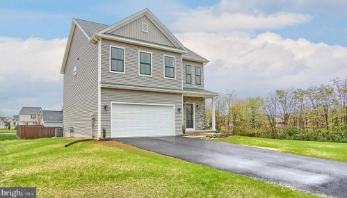 905 Dunbar Rd, Carlisle, PA 17013-1776