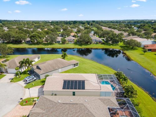 1390 9 Pl, Vero Beach FL 32960-2122 exterior