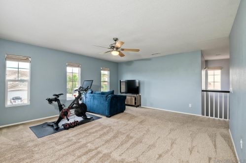 33551 Maplewood Ct, Temecula CA  92592-1832 exterior