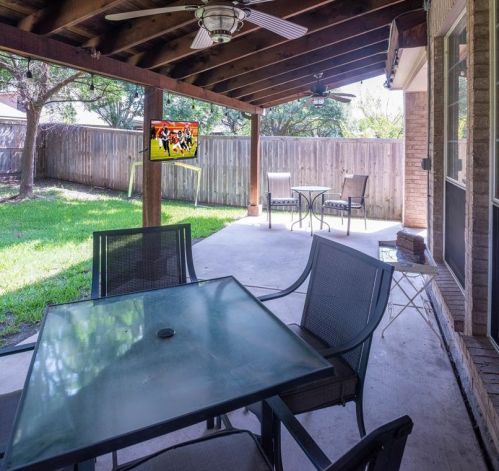 4500 Sandra Lynn Dr, Lewisville TX  75022-1004 exterior