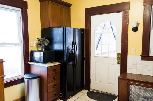 25 Curtis Ave, Wallingford CT 06492-3708 exterior