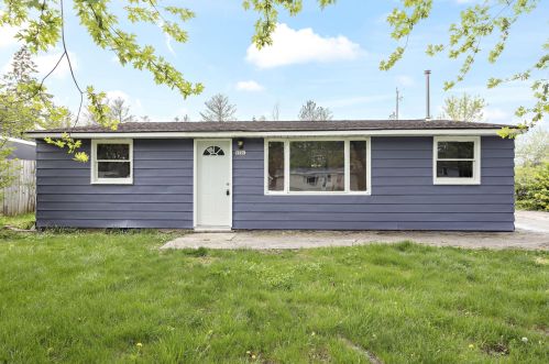 9901 Saratoga Dr, Caledonia WI  53108-9636 exterior