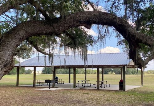 417 Cherry Tree Dr, Sebring FL  33876-6166 exterior