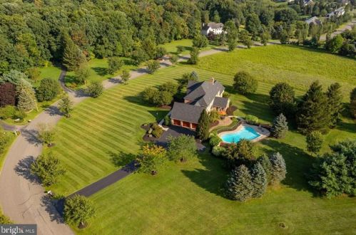 4312 Wyndemere Cir, Schnecksville PA  18078-3529 exterior