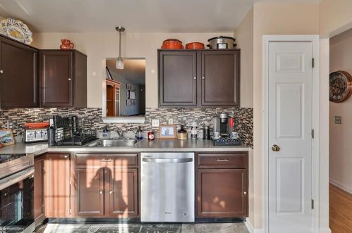 2440 Gillian Ln, Easton PA  18040-5819 exterior