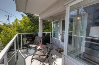 2024 57th St, Seattle, WA 98107-3118