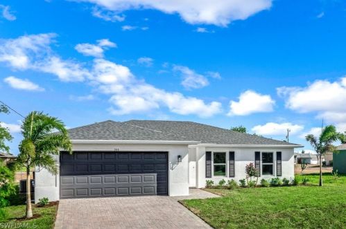 2210 5th Pl, Cape Coral FL  33993-4120 exterior