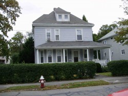 85 Auburn St, Newton, MA 02466-2501