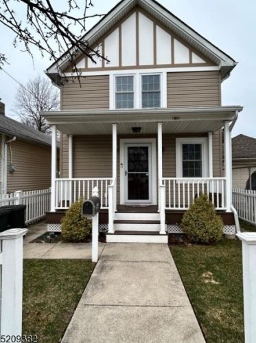 1548 Totten St, Rahway, NJ 07065-5122