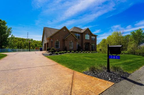 165 Cambridge Way, New Castle, PA 16101-6377