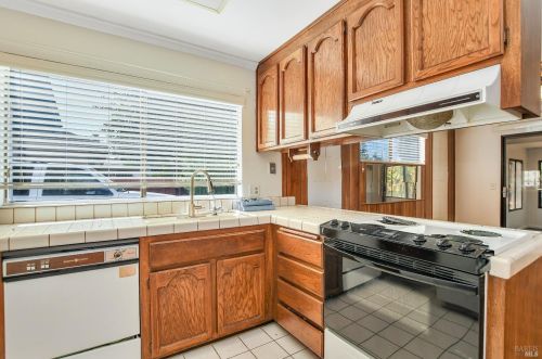 150 Alonzo Ct, Vacaville CA  95687-5466 exterior