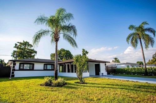 1977 45th Ter, Naples, FL 34116-5827