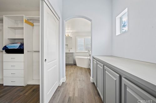 27836 Mariposa Ln, Santa Clarita CA  91384-4114 exterior