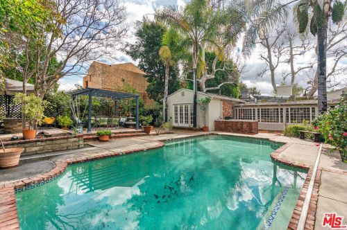 11945 Addison St, North Hollywood CA  91607-3157 exterior