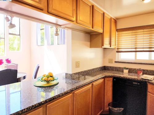 2352 Hilgard Ave, Berkeley CA  94709-1312 exterior