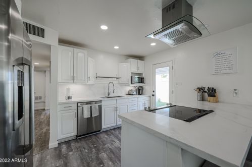6819 Moreland St, Scottsdale, AZ 85257-3247