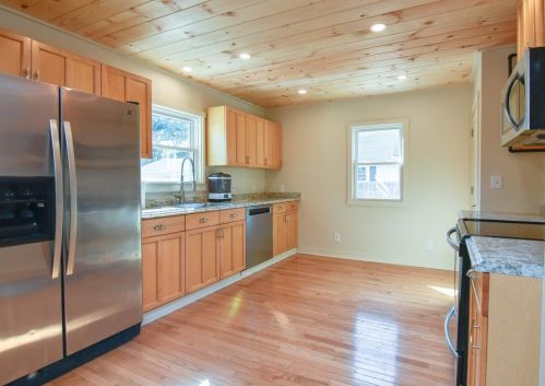 908 14th Ave, Green Bay, WI 54304-2511