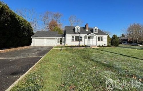 227 Dunhams Corner Rd, East Brunswick NJ  08816-3415 exterior
