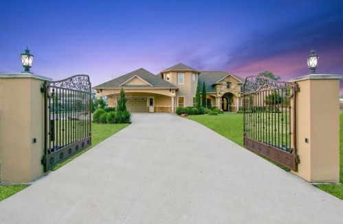 9436 Hufsmith Rd, Tomball, TX 77375-2620