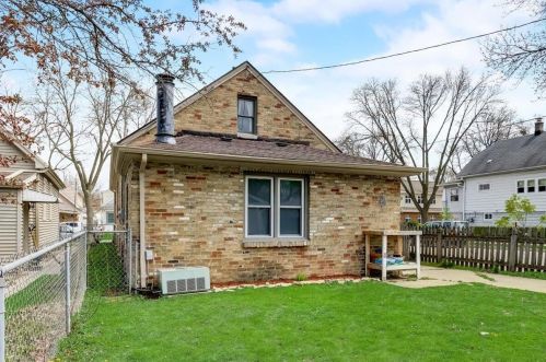 2197 79, Milwaukee WI 53219-1706 exterior