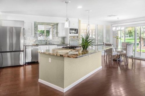 70 Paseo Laredo, Cathedral City CA  92234-1518 exterior