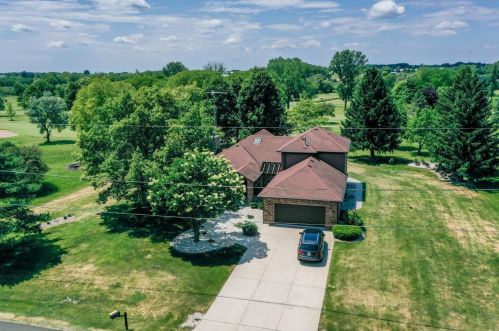 1432 Country Club Ln, Watertown WI  53098-4345 exterior