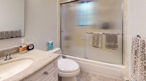 16 James St, Washingtonville NY  10992-1406 exterior