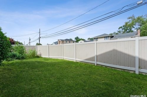 2837 Robert Ln, North Bellmore NY  11710-2927 exterior