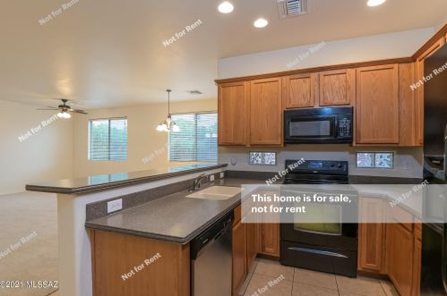 8356 Johnson Dr, Tucson, AZ 85741-1172