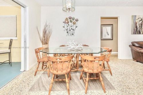 507 Dona Dr, Nokomis FL  34275-2613 exterior