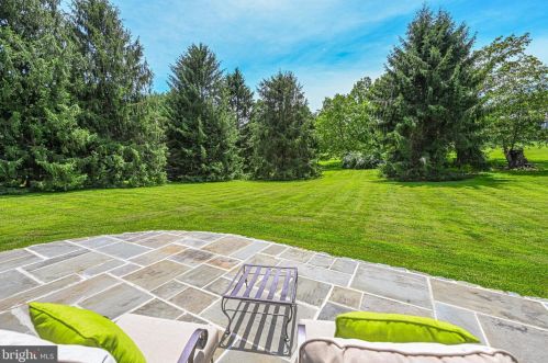 328 River Bend Rd, Great Falls VA  22066-4140 exterior