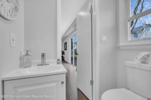 13 Salisbury Ave, Middletown NJ  07748-5240 exterior