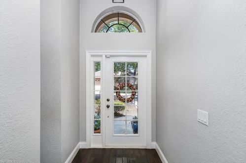 7052 Timberland Cir, Naples, FL 34109-7836