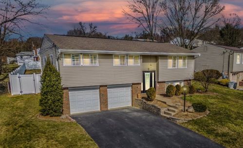2422 Rolling Farms Rd, Glenshaw, PA 15116-2564