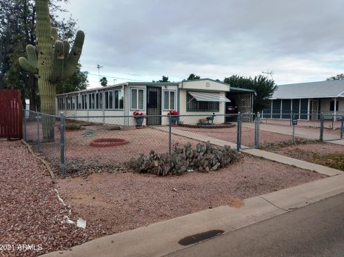 689 92nd Pl, Mesa, AZ 85207-6136