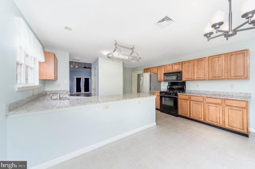 132 Peregrine Ln, Hummelstown PA  17036-8845 exterior