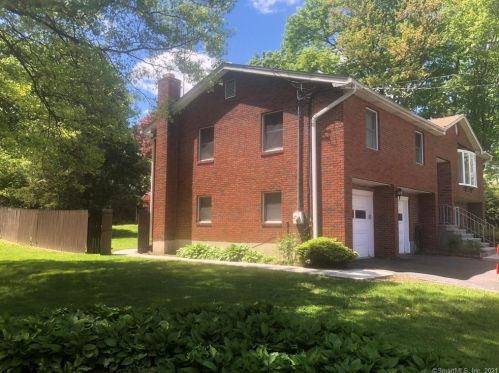 47 Folino Dr, Bridgeport, CT 06606-1012