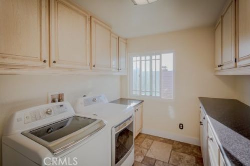 33068 Regina Dr, Temecula CA  92592-1472 exterior