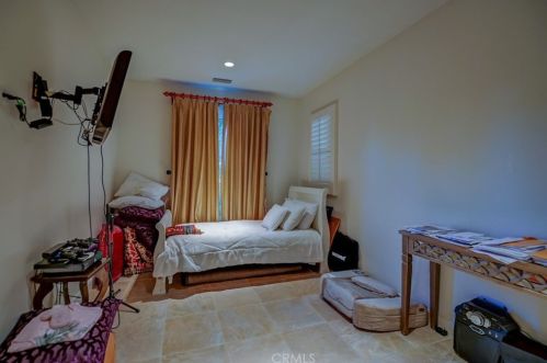 80 Navigator, Irvine CA  92620-3526 exterior