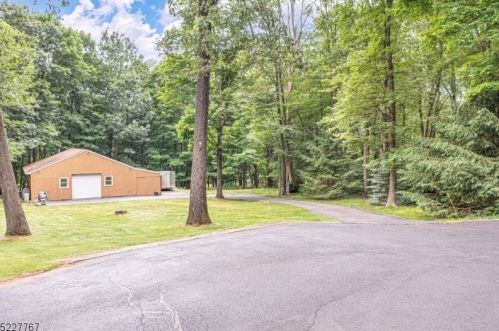 111 Andover Mohawk Rd, Andover NJ  07821-5004 exterior