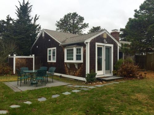 1 Sandpiper Ln, Yarmouth MA  02673-5617 exterior