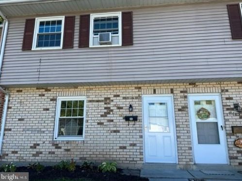 82 Queen Ave, West Enola PA  17025-2337 exterior