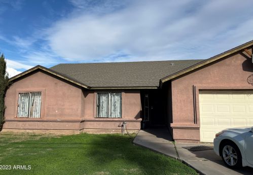 6613 63rd Ave, Glendale, AZ 85301-3704