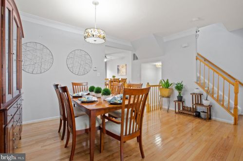 6724 Emmanuel Ct, Gainesville VA  20155-1492 exterior