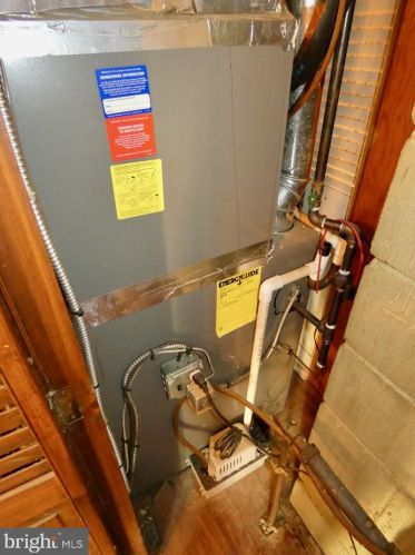 2219 Henlopen Ave, Wilmington DE  19804-3621 exterior