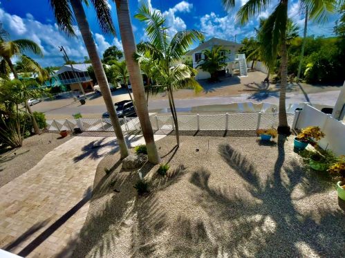 146 Ocean Shores Dr, Key Largo FL  33037-4223 exterior