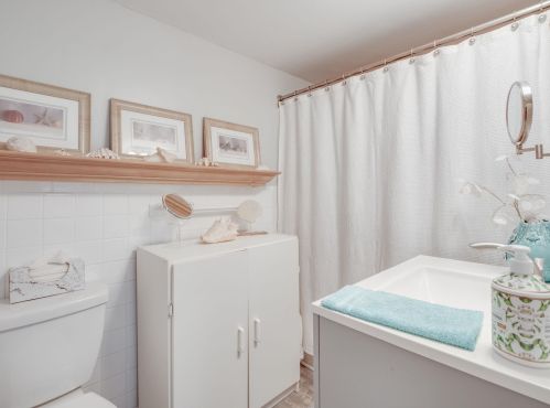 204 Dunstable Rd, Nashua NH  03062-2340 exterior