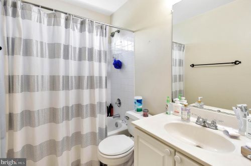 770 Vanderbilt Ter, Leesburg VA  20175-4085 exterior